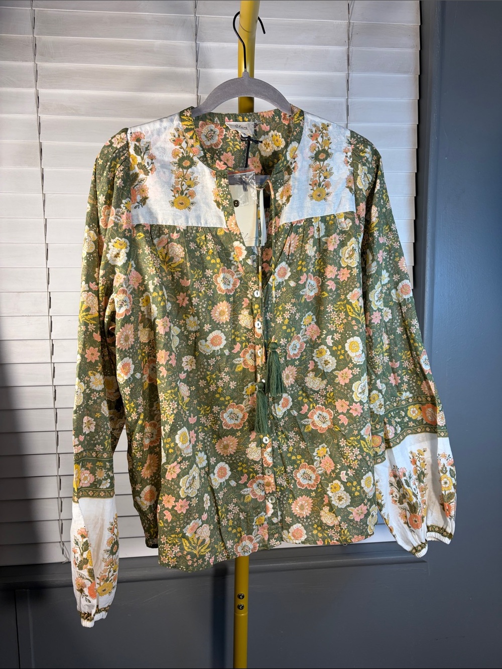 Elan Olive Green Floral Button-Front Peasant Blouse with White Yoke